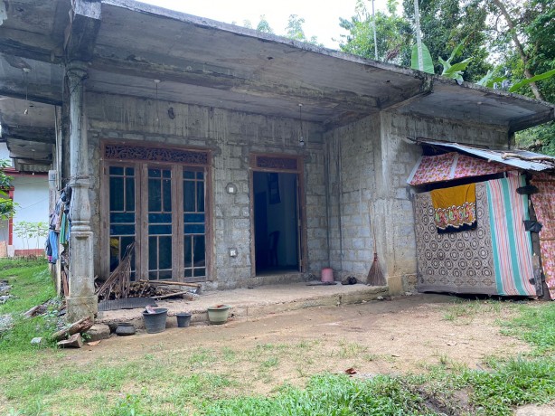 Land With House For Sale In Maniyangama