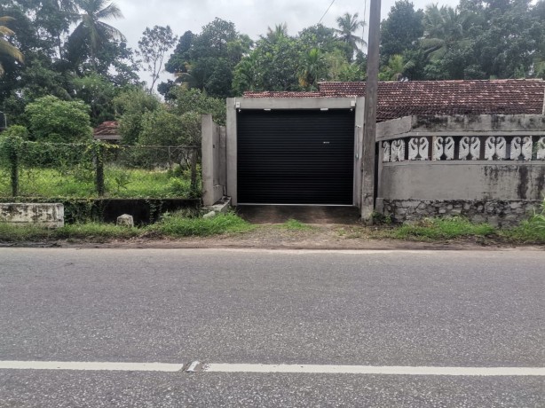 Land with House for Sale Giriulla