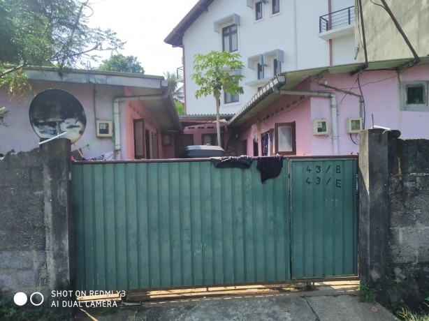 Land With 3 Houses For Sale in Maharagama, Nawinna